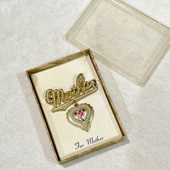 Vintage 1950’s Mother Heart Gold Brooch Pin Mid Century BRAND NEW w ORIGINAL BOX - Picture 6 of 6